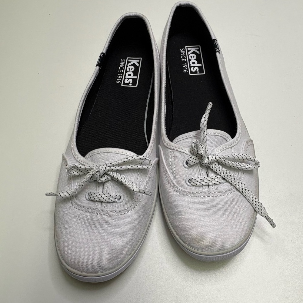 Keds White Canvas Sneakers with Black Insock